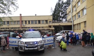 Малчугани бяха на посещение в сградата на РУ-Елин Пелин