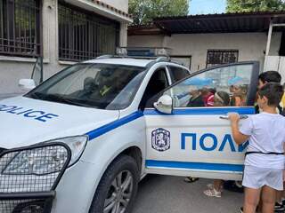Деца бяха на посещение в РУ-Костенец