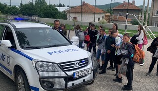 Ученици от Сливница с обучение за безопасно движение и оказване на първа долекарска помощ