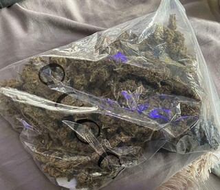 Криминално проявен мъж остава в ареста за срок до 72 часа за държане на наркотици