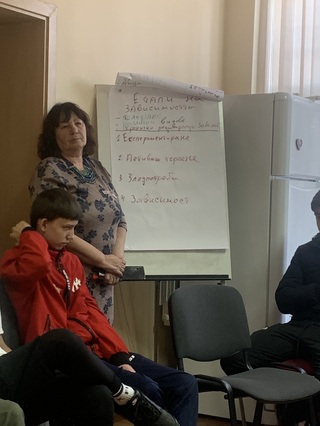 Гимназисти-доброволци от Сливница с обучение за превенция на рисковото поведение