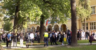 Полицейските служители бдят за сигурността и безопасността на пътя в първия учебен ден