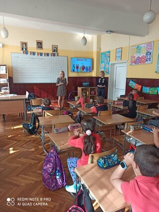 Първокласниците от Етрополе с напътствия за безопасна лятна ваканция