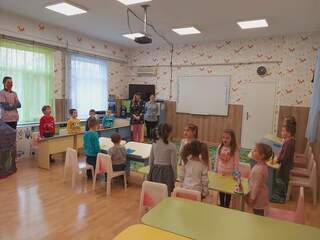 Децата от с. Мусачево към полицаите: Благодарим ви, че ни пазите!