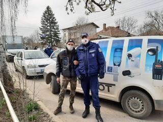 Служители на РУ- Костинброд в превантивна акция с грижа за здравето на гражданите