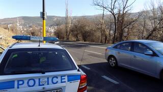Водач на лек автомобил, нарушил в пъти ограничението на скоростта, бе установен на входа на Златица