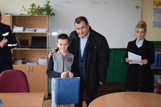Ученици от Етрополе с награди в конкурса за детска рисунка „Аз и моето Детско полицейско управление“