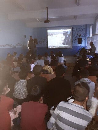 Полицаи от РУ- Ихтиман беседваха с ученици по повод Световния ден за възпоминание на жертвите от ПТП
