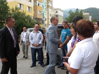 Министър Цветан Цветанов даде символичен старт на реконструкцията на РУП- Своге.