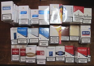 Петима столичани бяха задържани за среднощна взломна кражба от магазин в Костинброд.