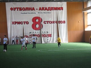 Турнир по футбол и състезание по безопасност на движението за ученици се проведоха в Етрополе и Елин Пелин.