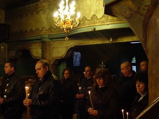 Заупокойни молитви за всички жертви на ПТП се отслужиха в храмовете в Софийска област