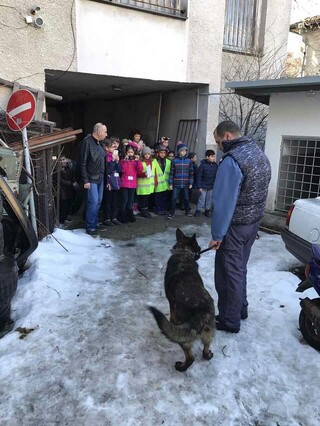 Членовете на Детското полицейско управление в Самоков проследиха отблизо работата на полицейските служители