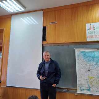 Инспектор от РУ-Търговище – с превантивни беседи пред две паралелки осмокласници от търговищка професионална гимназия