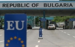 Забраната за влизане на автомобили с руска регистрация важи и при транзитно преминаване през страната