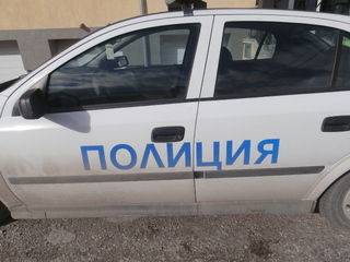 Трима мъже са задържани след успешна акция на криминалисти от РУ-Търговище за противодействие на притежанието и разпространението на наркотични вещества