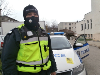 Днес в областната дирекция бяха получени 4 преносими камери за осъществяване на патрулно-постова дейност