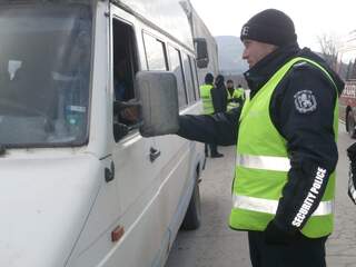  Засилени проверки на водачите на товарни автомобили, автобуси и таксиметрови коли 