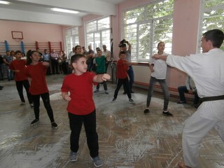 Полицейски служители от цялата страна в продължение на два дни се обучаваха в Търговище в семинар по превантивната програма „Детско полицейско управление“