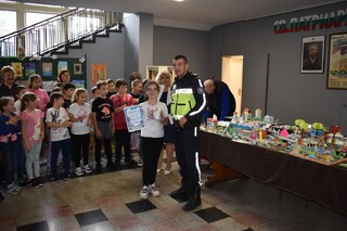 Инспектор Георги Василев връчи наградите в конкурс за макет на тема „Пътна безопасност“