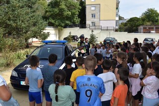 Нетрадиционен час по пътна безопасност имаха днес ученици от СУ „Владимир Комаров“