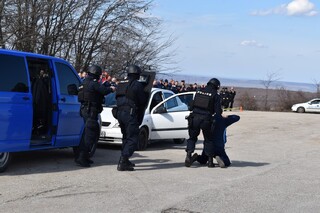 Полицейски служители участваха в обучение за повишаване на професионалната компетентност
