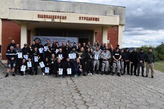 Първи в комплексното класиране в турнира по стрелба с пистолет за служители на МВР се представи отборът на ОДМВР – Враца