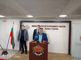 Служители на ОДМВР – В. Търново, съвместно със свои колеги от още шест дирекции разкриха депо за разпространение на нркотични вещества в цялата страна