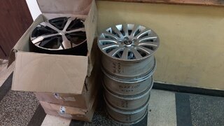Престъпно трио, извършвало кражби на гуми от леки автомобили бе задържано, след двумесечна съвместна работа на служители от две областни дирекции