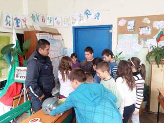 Работата с децата в детските полицейски управления продължава и тази учебна година