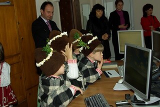 Коледарчета нарекоха здраве, повече пари и по-малко тежки инциденти в ОДМВР – В. Търново