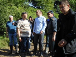 Министър Цветанов провери лично ситуацията в село Сливовица