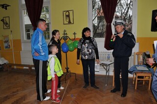Служители на “Пътна полиция” – В. Търново участваха в състезание по безопасност на движението “Мама, татко и аз”
