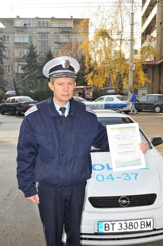 Заместник – министър Веселин Вучков връчи специалната награда на “Пътна полиция” – В. Търново на церемония по връчването на годишните награди за пътна безопасност