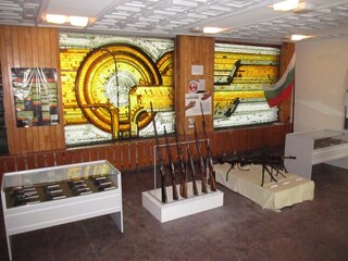 Уникална изложба на оръжие и демонстрации пред деца от детски заведения съпътстваха професионалния празник на МВР в ОДМВР – В. Търново