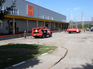 Службите отиграха и пожар в производствено предприятие в Стражица, възникнал вследствие на късо съединение