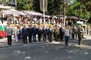 88 курсанти и 83 кадети получиха военни звания на специална церемония във В. Търново 