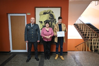 Трима гимназисти от областта са отличени в конкурса за есе на тема „Моите представи за доброволците, помагащи при бедствия и пожари“