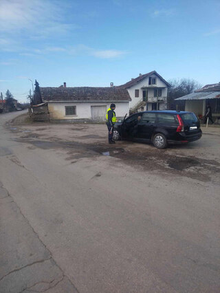 Пет екипа на жандармерията участваха в полицейска операция, проведена в кв. „Нов път“ и с. Новоселци