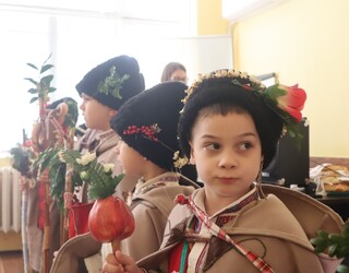 Добри гости коледари посрещнаха днес видинските полицаи