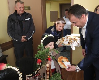 Добри гости коледари посрещнаха днес видинските полицаи