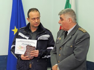 Наградиха победителите в областния етап на ежегодния Национален конкурс „Пожарникар на годината” - 2017