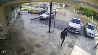 ОД МВР Враца  издирва  лицето от снимката