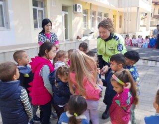 „Правилата вече знам, но не пресичам сам!“