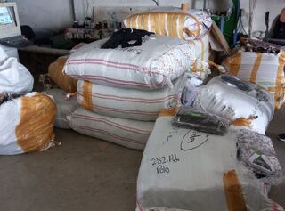 Близо 3100 „маркови“ стоки са установени и иззети от товарен автомобил в района на ГКПП – Лесово