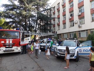 95 служители от ОДМВР - Ямбол и двама от РД ПБЗН- Ямбол са отличени по повод празника на служителите от МВР