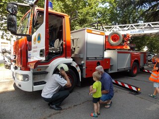 95 служители от ОДМВР - Ямбол и двама от РД ПБЗН- Ямбол са отличени по повод празника на служителите от МВР