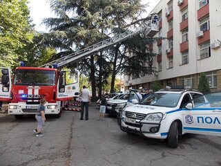 95 служители от ОДМВР - Ямбол и двама от РД ПБЗН- Ямбол са отличени по повод празника на служителите от МВР