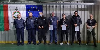Три медала и купа за ямболските полицаи на състезание по стрелба с пистолет в Бургас