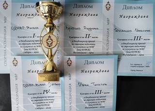 Три медала и купа за ямболските полицаи на състезание по стрелба с пистолет в Бургас